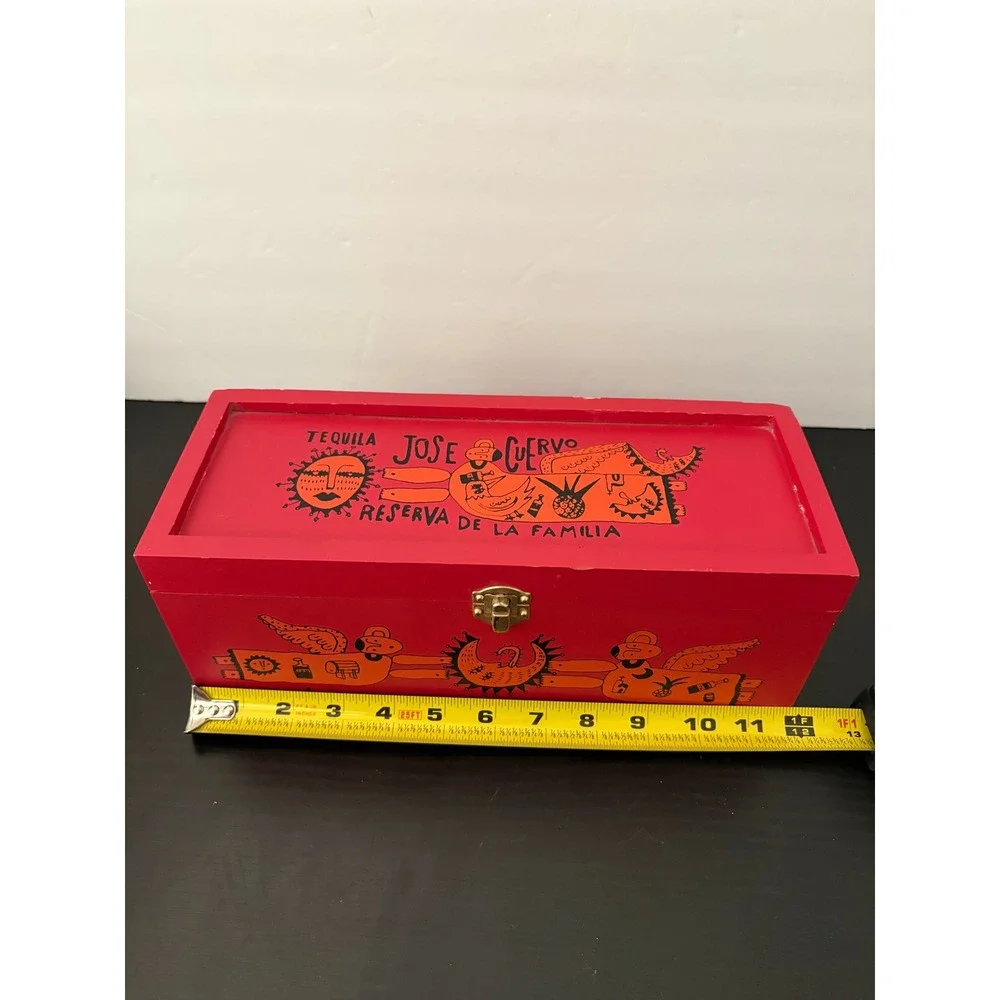 Jose Cuervo Reserva de la Familia 1996 Wood Box Manuel Velazquez Red Folk Art